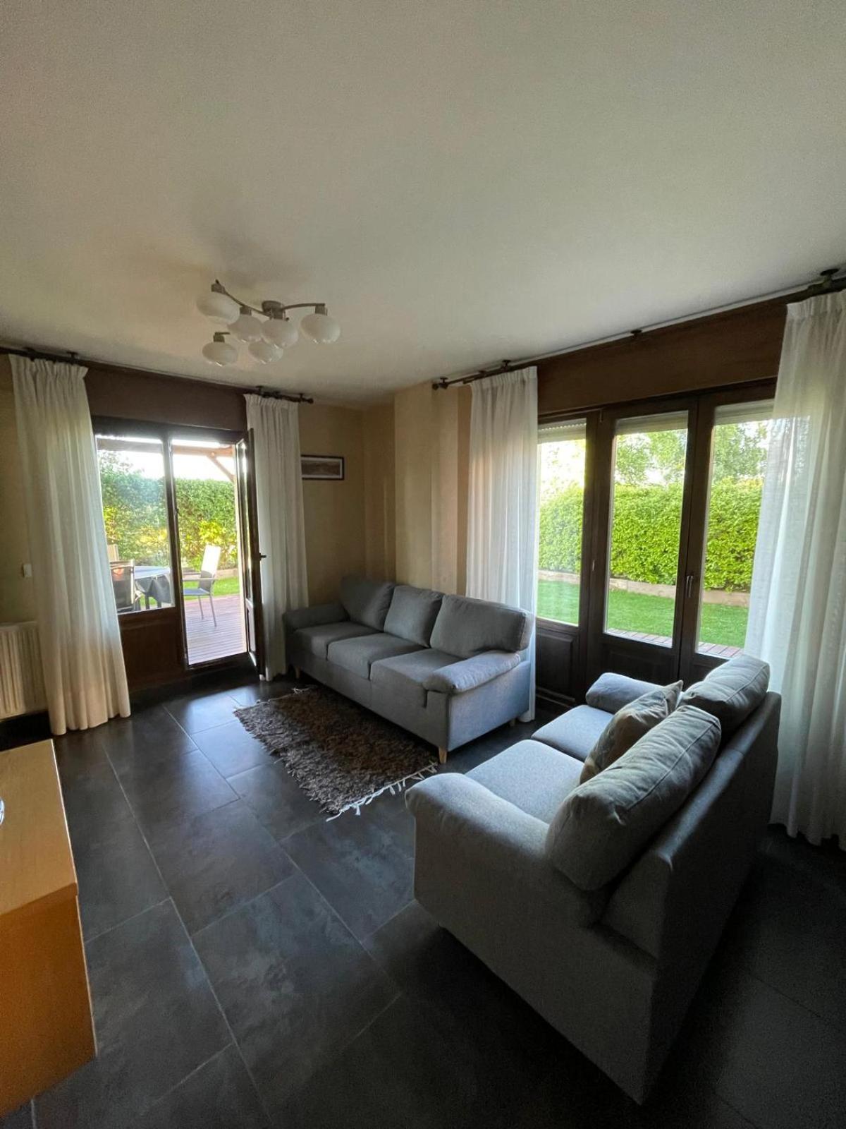 Apartamento Golf Con Jardin Sojuela Exterior photo